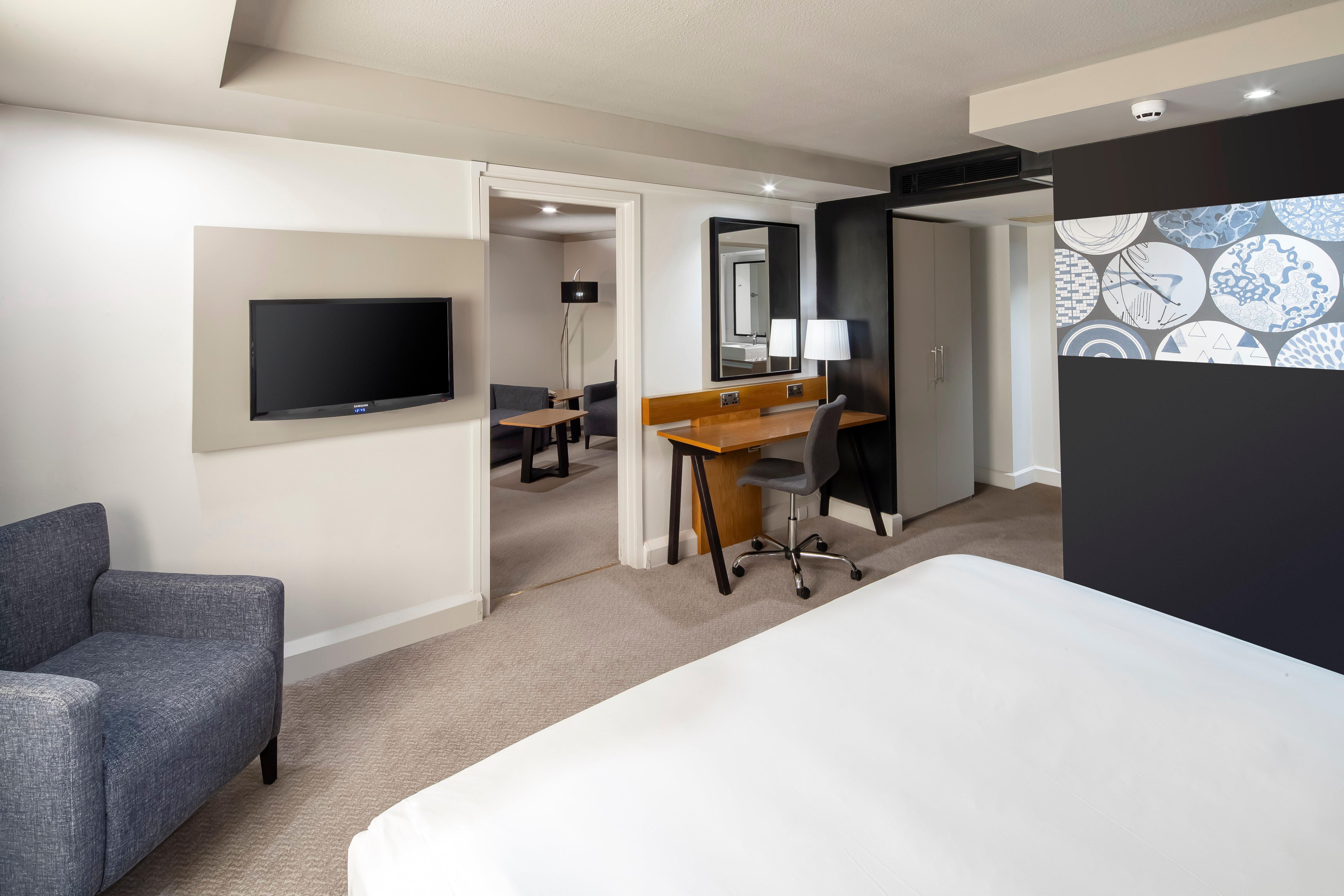 Crowne Plaza Harrogate By Ihg Hotel Exterior photo
