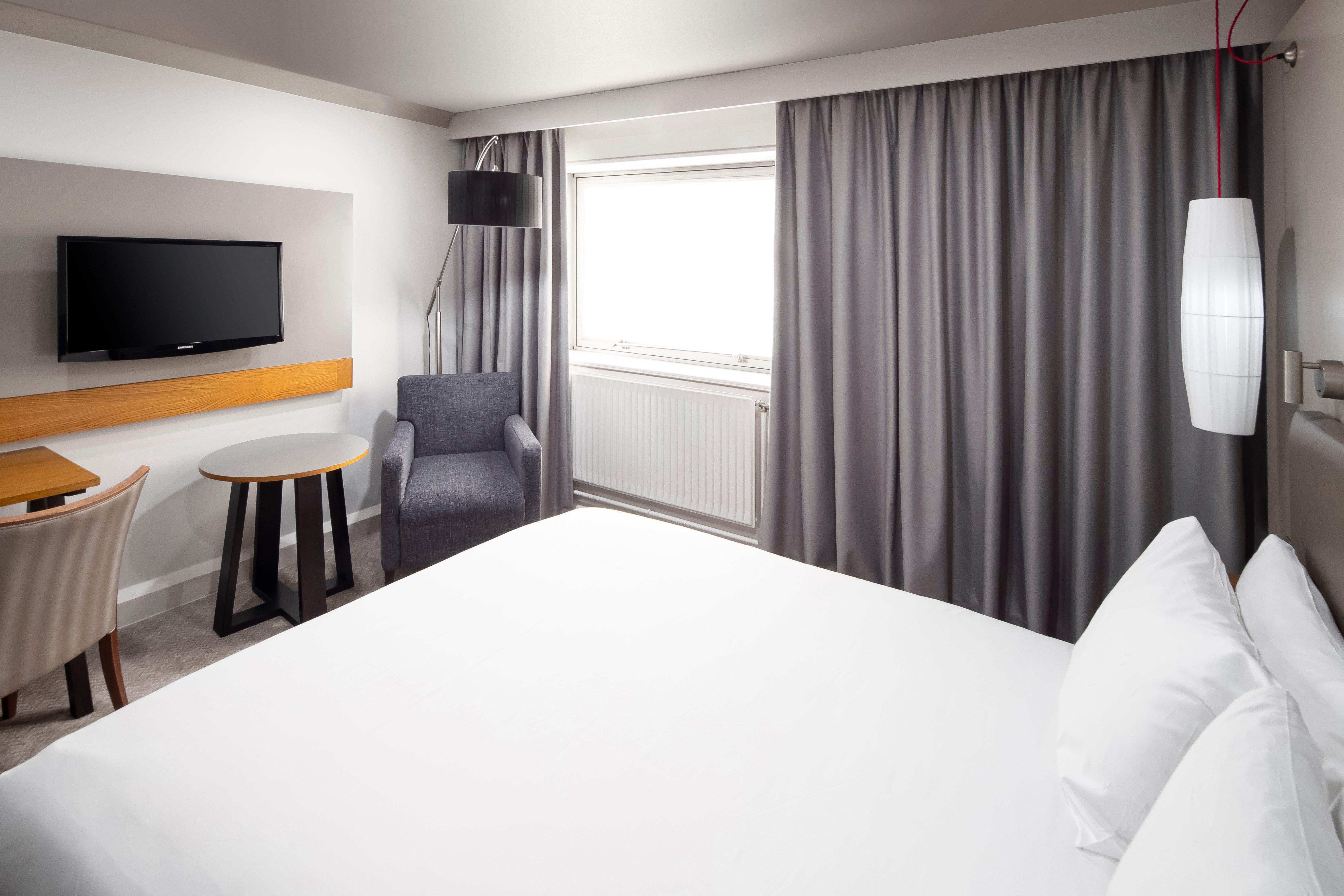 Crowne Plaza Harrogate By Ihg Hotel Exterior photo
